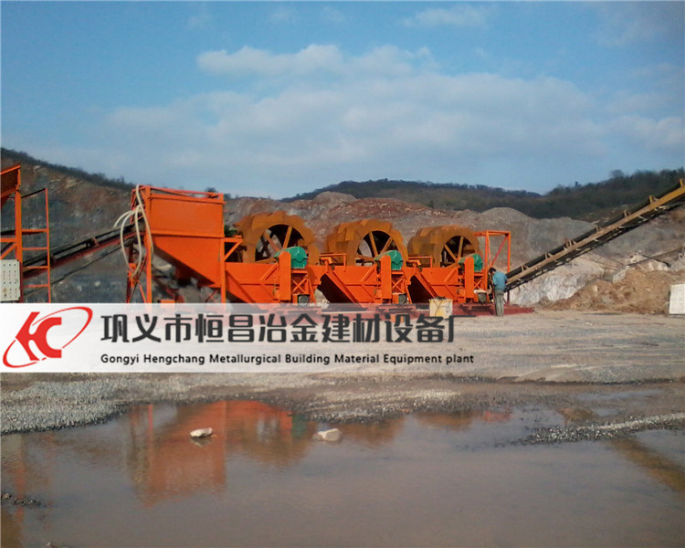 洗砂機現(xiàn)場1_副本.jpg 洗砂機現(xiàn)場1_副本.jpg